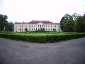 Masurens Prachtresidenz: Schloss Dönhoffstädt in Drogosze