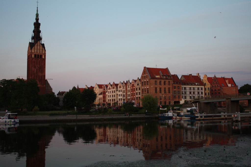Foto: Blick auf die Nikolaikirche und das Zentrum von Elbing/Elblag, Ludwig Schneider, CC-BY-SA-3.0,2.5,2.0,1.0